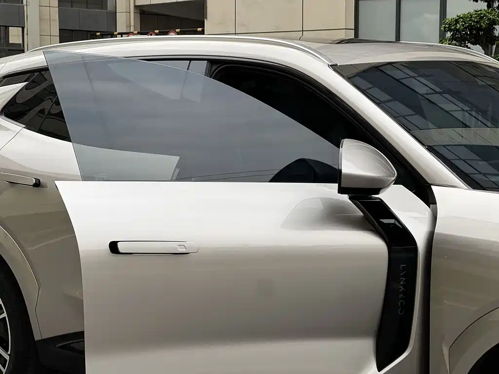 Lynk & Co 08 EM-P 2023 model 120km long range Halo купить на сайте DeffCars