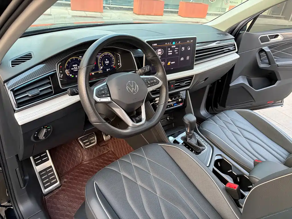 Tiguan L 2024 330TSI automatic two-wheel drive R-Line version купить на сайте DeffCars