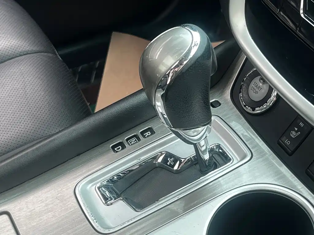 Loulan 2019 2.5 S/C HEV XL 4WD Hybrid Intelligent Premium Edition National VI купить на сайте DeffCars