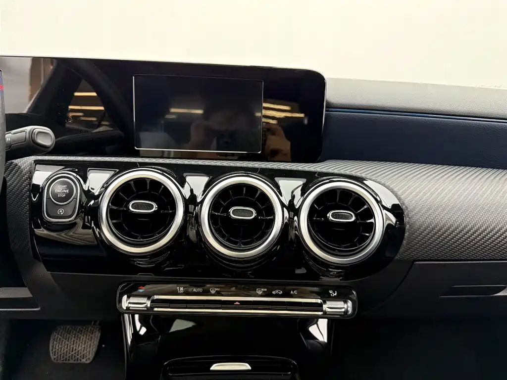 Mercedes-Benz A-Class 2021 A 180 L купить на сайте DeffCars