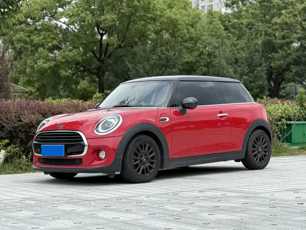 MINI 2018 1.5T COOPER Classic купить на сайте DeffCars