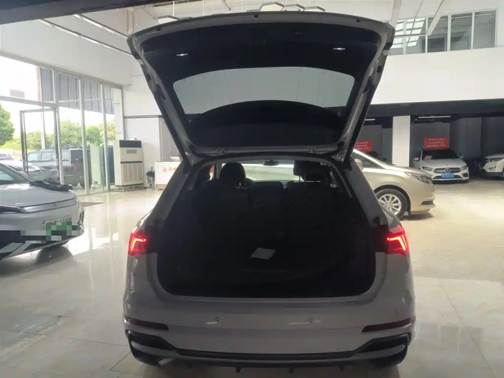 Audi Q3 2022 40 TFSI Fashionable and Dynamic купить на сайте DeffCars