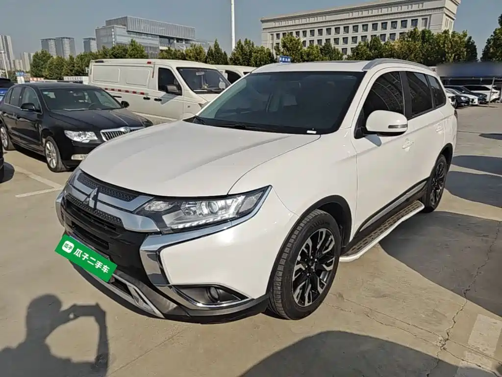 Outlander 2020 2.0L 2WD Smooth Edition 5 seats купить на сайте DeffCars