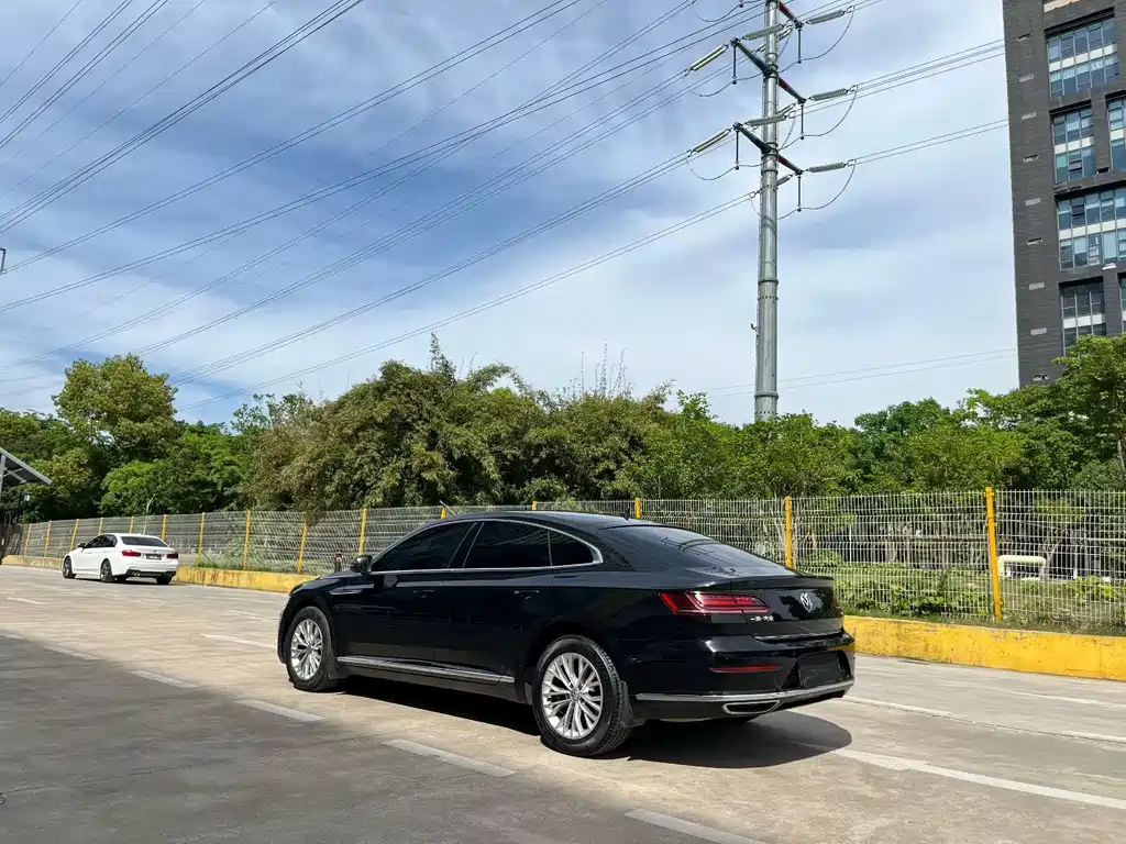 FAW-Volkswagen CC 2019 330TSI Charming Edition National VI купить на сайте DeffCars