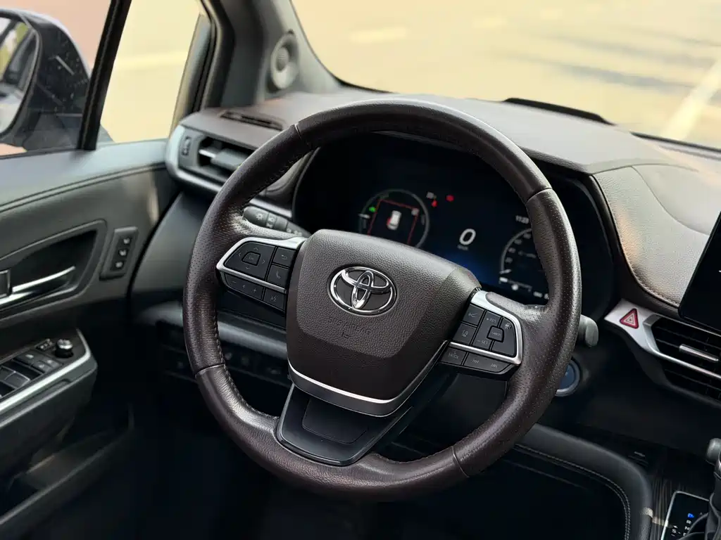 SIENNA 2021 2.5L Hybrid Platinum Edition купить на сайте DeffCars