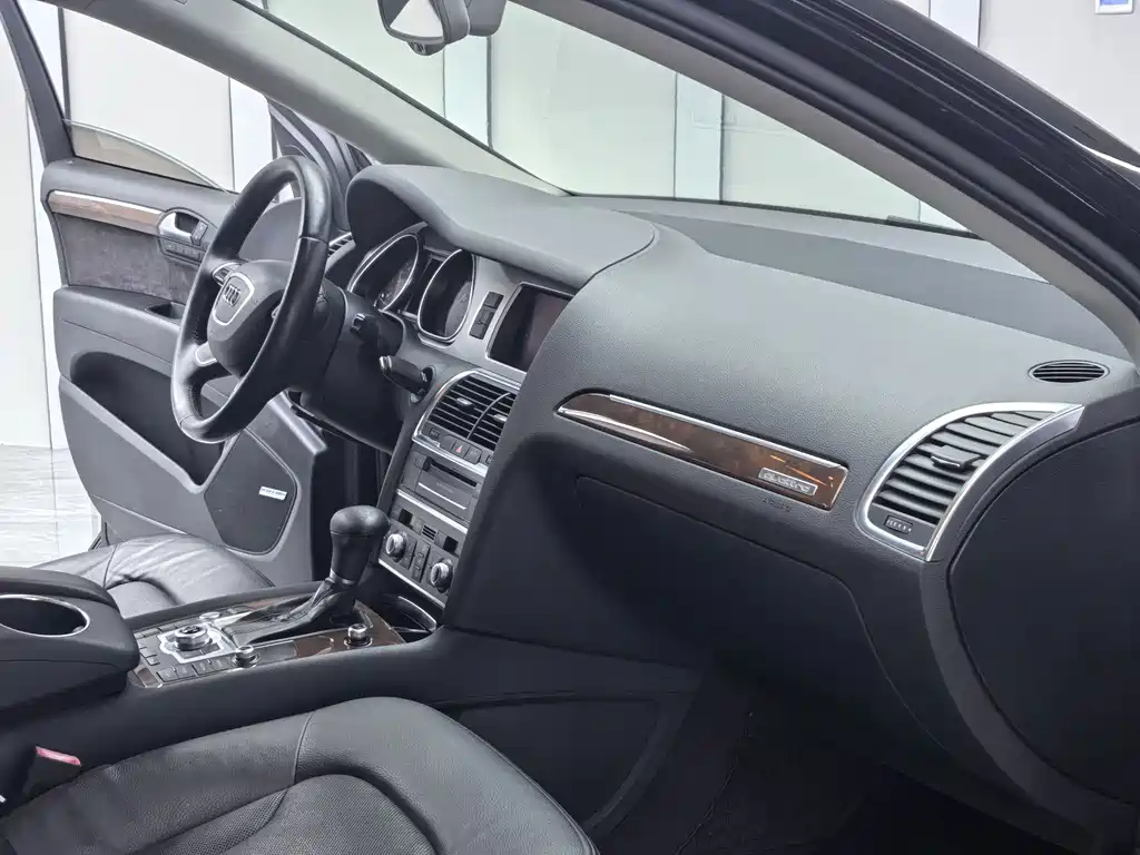 Audi Q7 2012 3.0 TFSI exclusive 200kW купить на сайте DeffCars