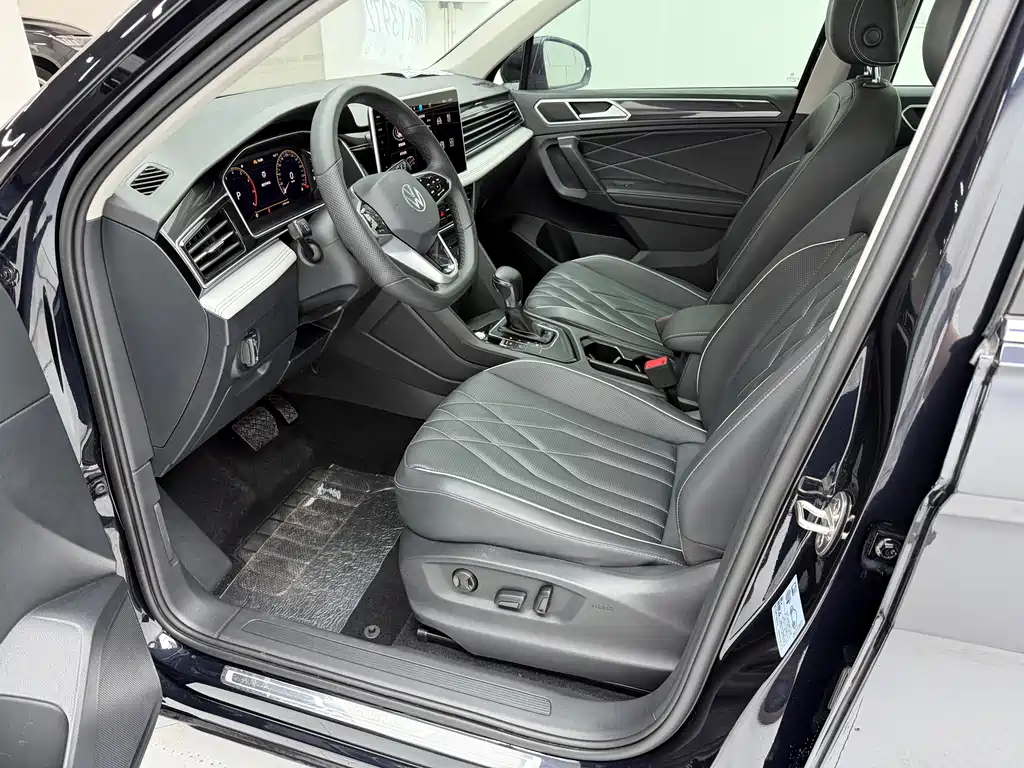 Tiguan L 2023 280TSI automatic two-wheel drive Chaochuang limited edition купить на сайте DeffCars