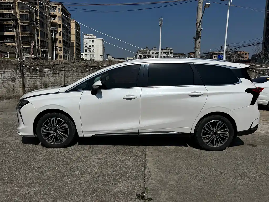 Fengxing Yacht 2022 1.5T DCT Wave Chasing Edition купить на сайте DeffCars