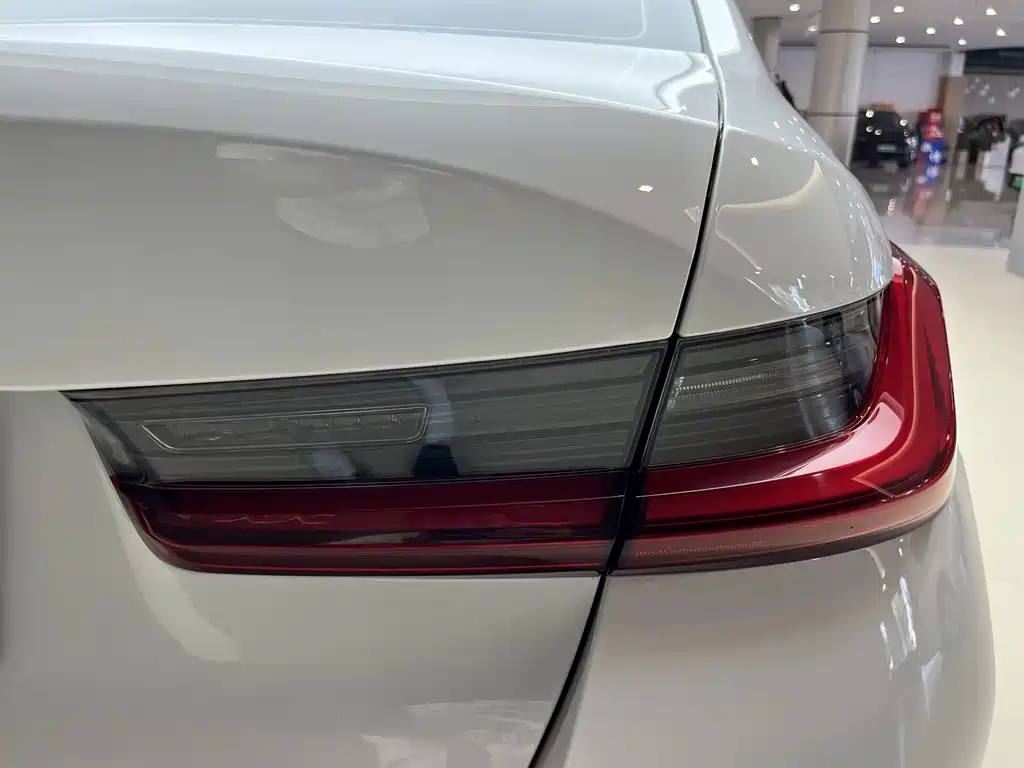 BMW i3 2022 eDrive 35 L купить на сайте DeffCars