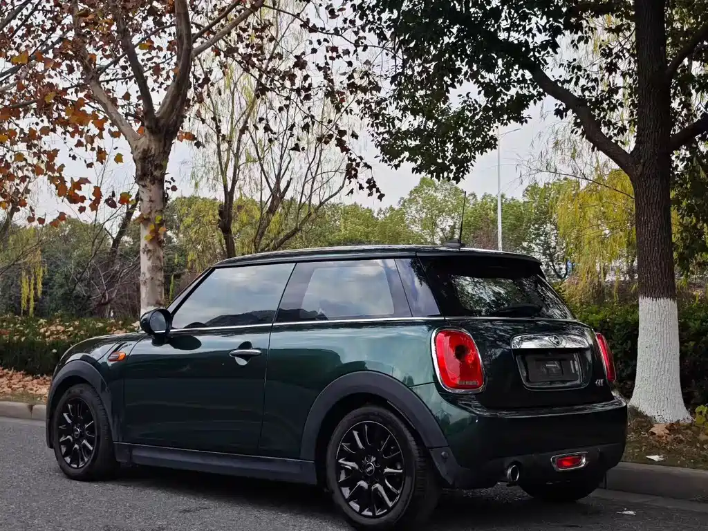 MINI 2016 1.2T ONE Avant-Garde купить на сайте DeffCars