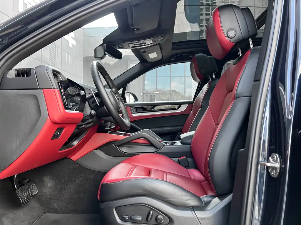 Cayenne New Energy 2024 Cayenne E-Hybrid 2.0T купить на сайте DeffCars