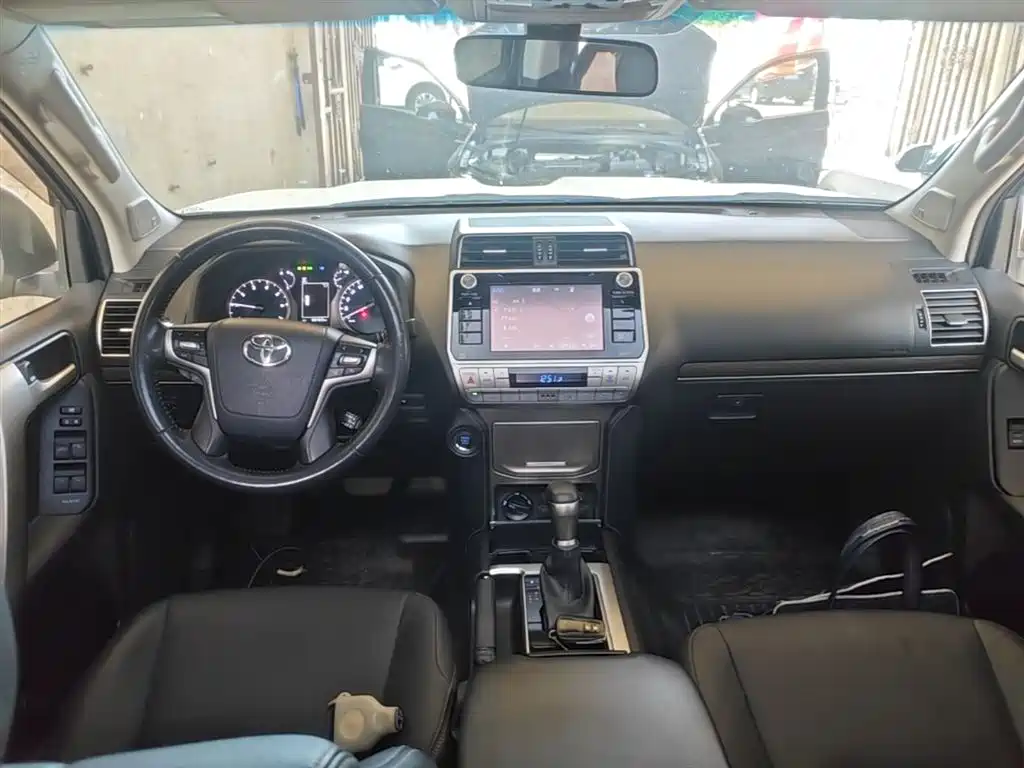 Prado 2018 3.5L automatic TX-L NAVI rear mounted spare tire купить на сайте DeffCars