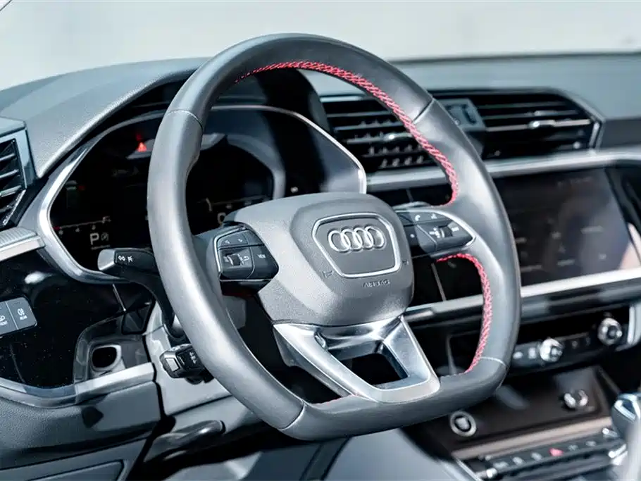 Audi Q3 2023 40 TFSI RS Kit Burning Speed ​​Type купить на сайте DeffCars