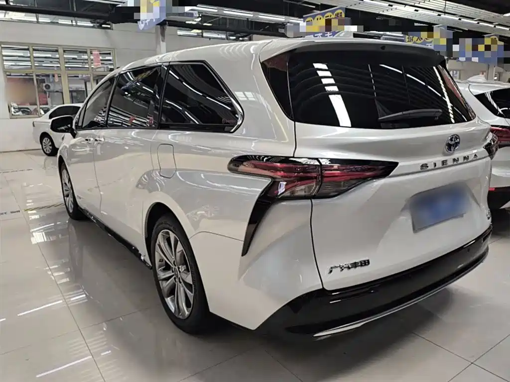 SIENNA 2023 2.5L Hybrid Premium Edition купить на сайте DeffCars