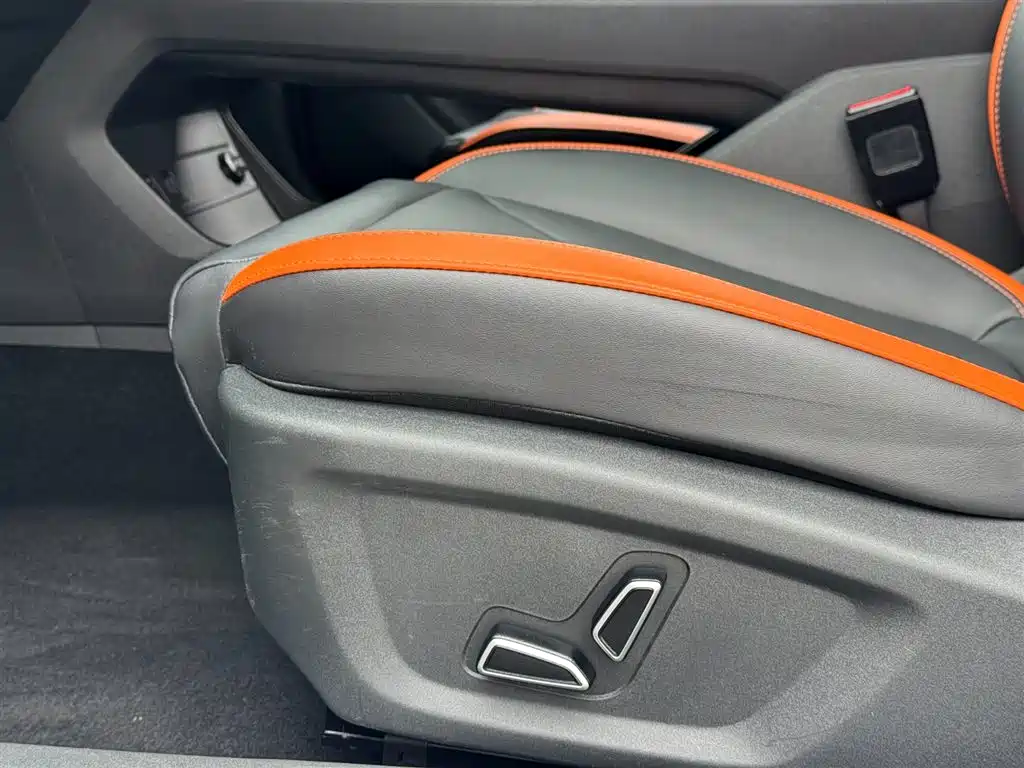 Changan UNI-V 2023 1.5T premium model купить на сайте DeffCars
