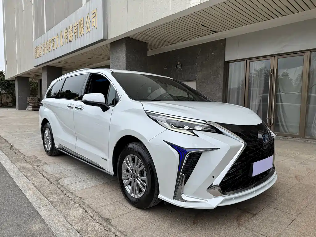 SIENNA 2023 2.5L Hybrid Comfort Edition купить на сайте DeffCars