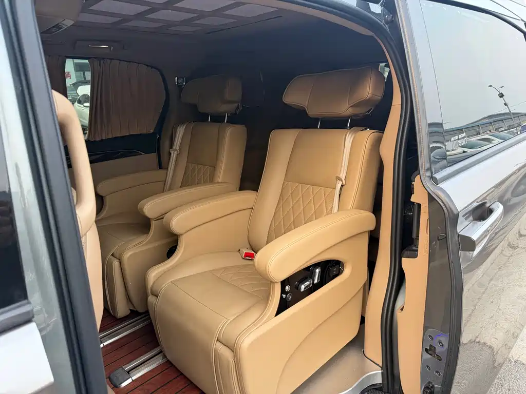Buick GL8 2018 ES 28T Exclusive Type National VI купить на сайте DeffCars