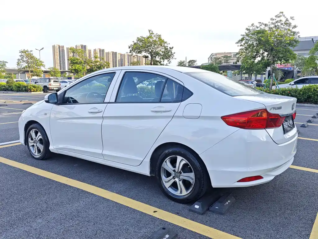 Fengfan (City) 2017 1.5L CVT Comfort Edition купить на сайте DeffCars