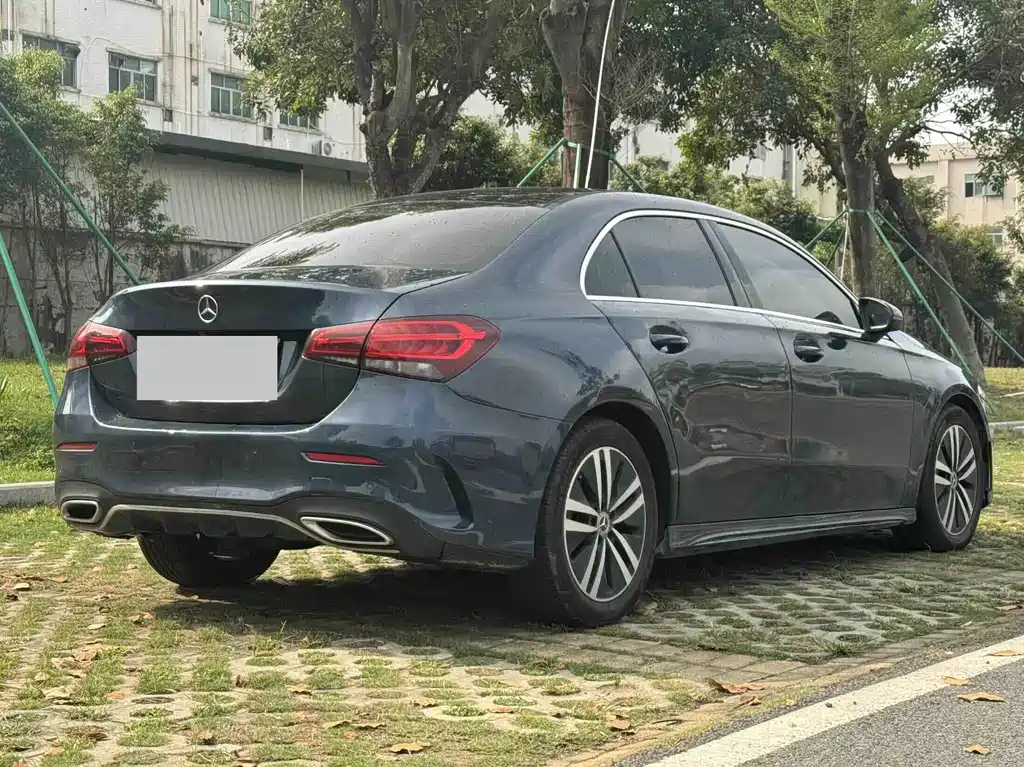 Mercedes-Benz A-Class 2019 A 180 L Sports Sedan купить на сайте DeffCars