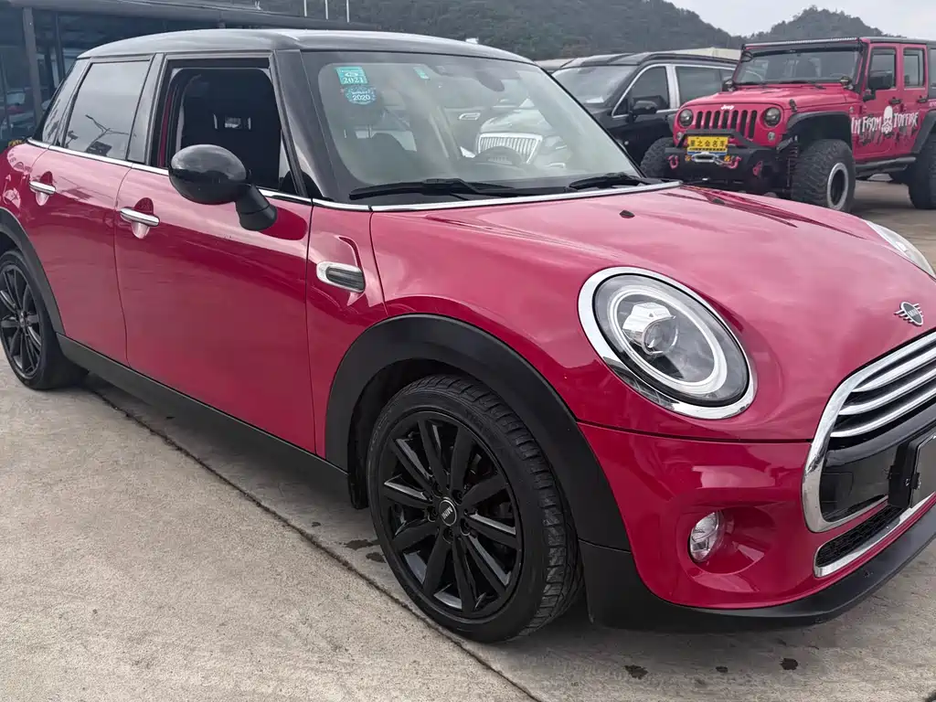 MINI 2018 1.5T COOPER Artist Five-Door Edition купить на сайте DeffCars