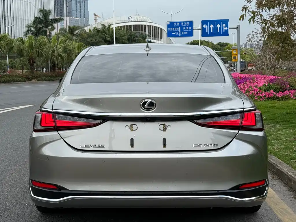 Lexus ES 2023 200 Excellence Edition купить на сайте DeffCars