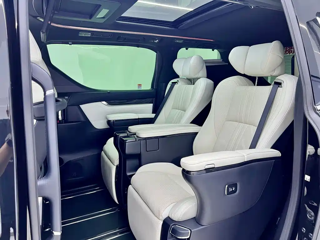 Lexus LM 2020 300h seven-seater elegant version купить на сайте DeffCars