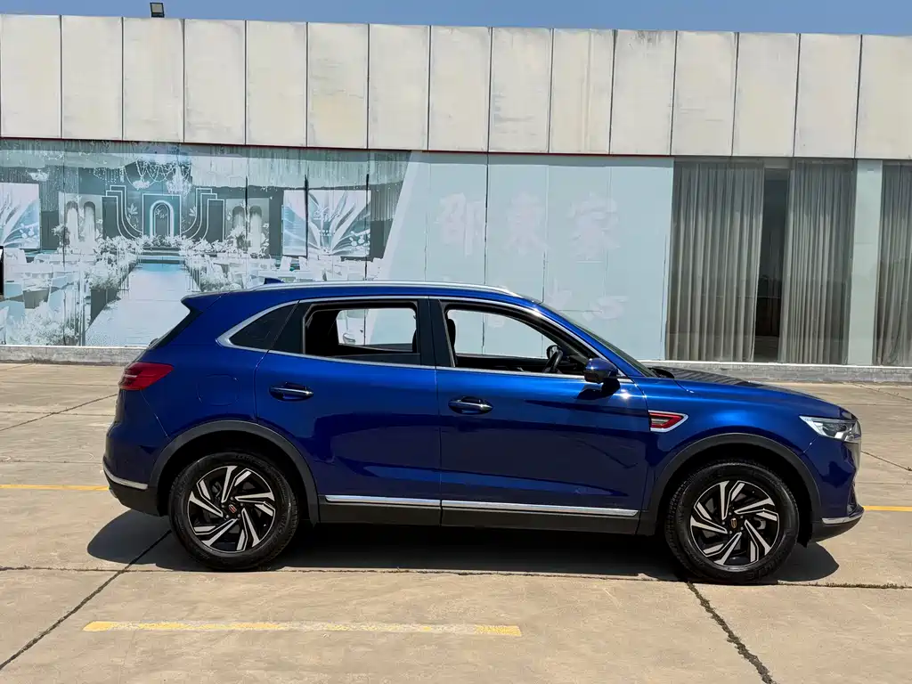 Hongqi HS5 2022 facelift 2.0T Zhilian Flagship Edition купить на сайте DeffCars