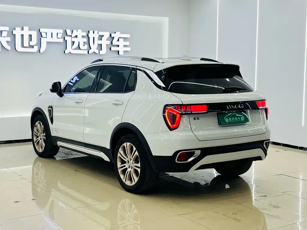 Lynk & Co 01 2017 2.0T two-wheel drive Pro version купить на сайте DeffCars