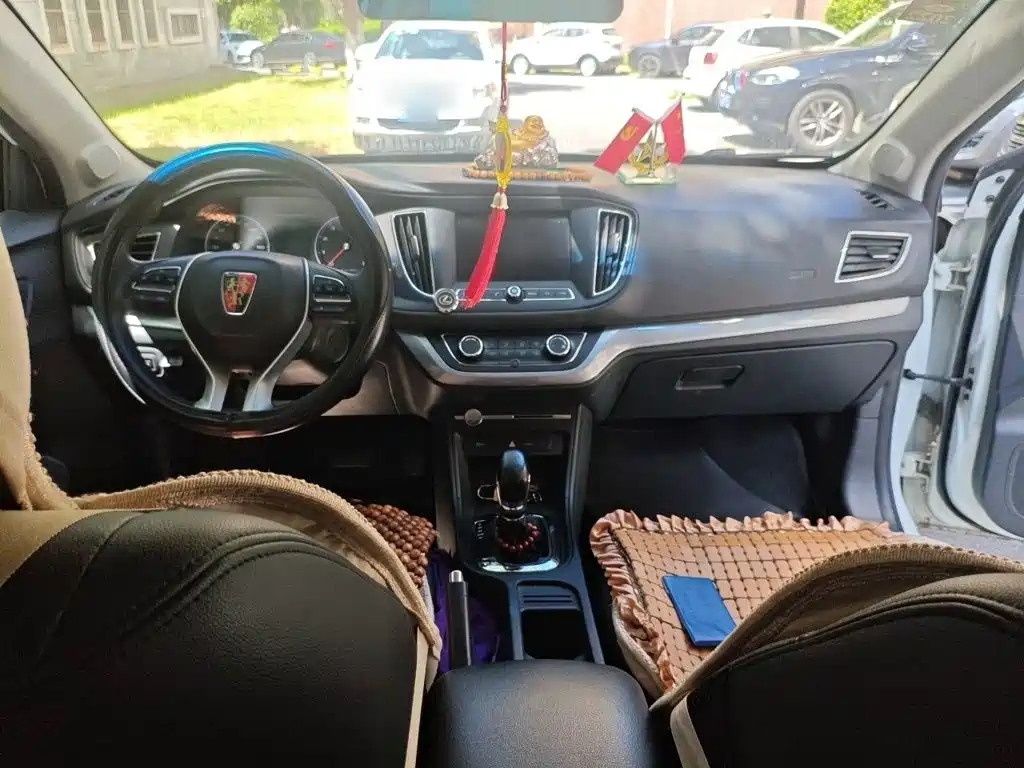 Roewe 360 ​​2018 PLUS 1.5L Automatic Deluxe Edition купить на сайте DeffCars