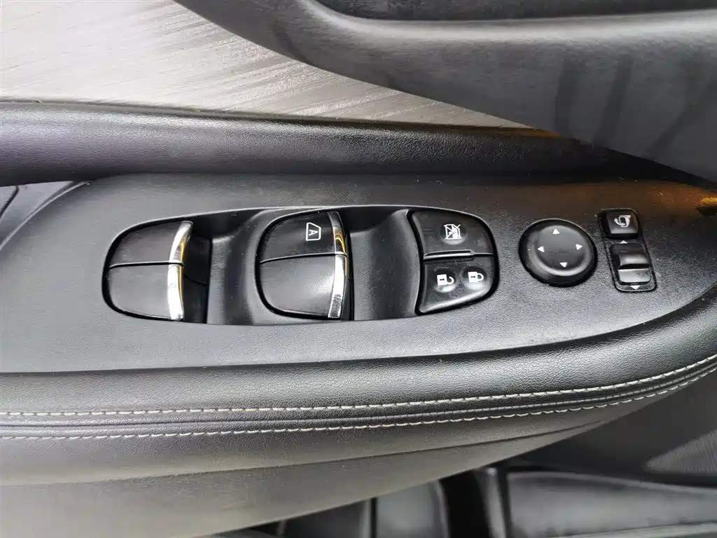 Loulan 2019 2.5L XL 2WD Intelligent Deluxe Edition National VI купить на сайте DeffCars