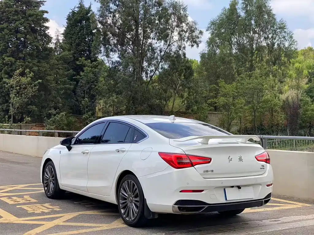 Hongqi H5 2022 Classic 1.5T DCT Flag Rhyme Edition купить на сайте DeffCars