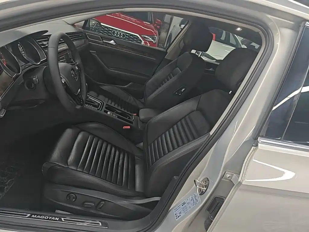 MAGOTAN 2019 330TSI DSG leading model National VI купить на сайте DeffCars