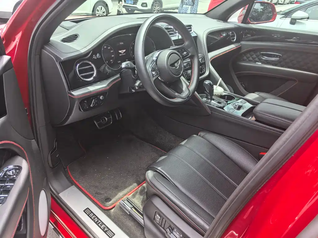 Bentayga 2021 4.0T V8 купить на сайте DeffCars