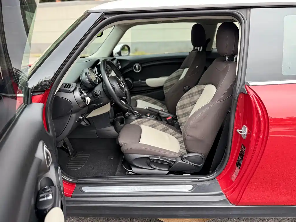 Mini 2014 1.5T Cooper Excitement купить на сайте DeffCars