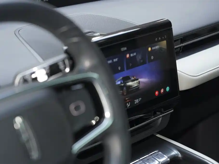 Voyager 2023 2.0T four-wheel drive Zunrui version купить на сайте DeffCars