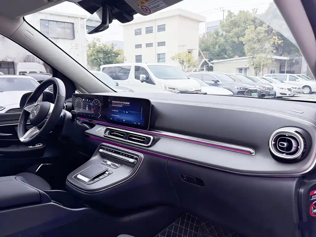 Mercedes-Benz V-Class 2024 V 300 L Long Wheelbase Luxury Edition купить на сайте DeffCars