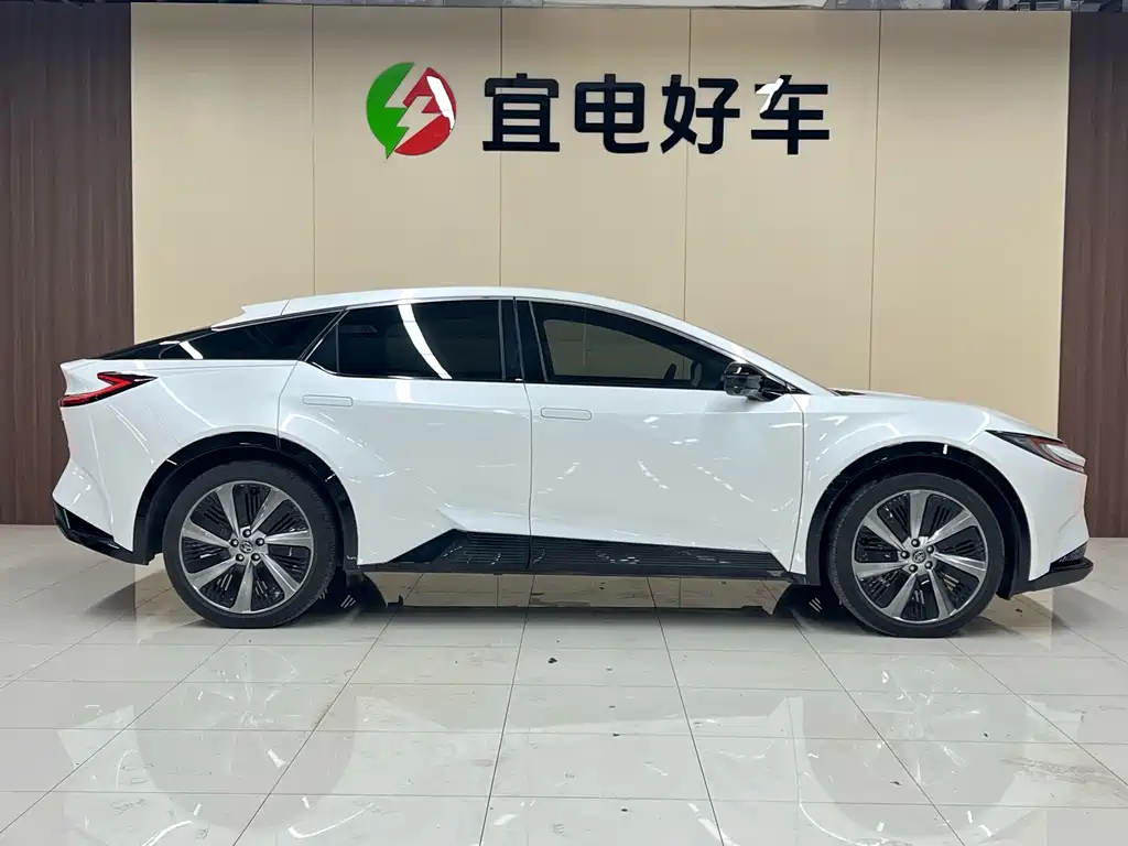 Toyota bZ5 2025 550 PRO купить на сайте DeffCars