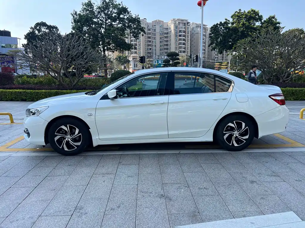 Accord 2016 2.0L Elite Edition купить на сайте DeffCars