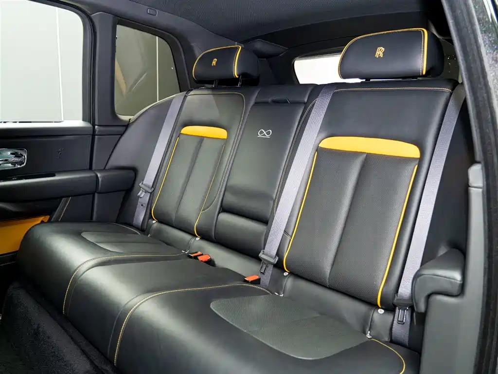 Cullinan 2020 Black Badge купить на сайте DeffCars