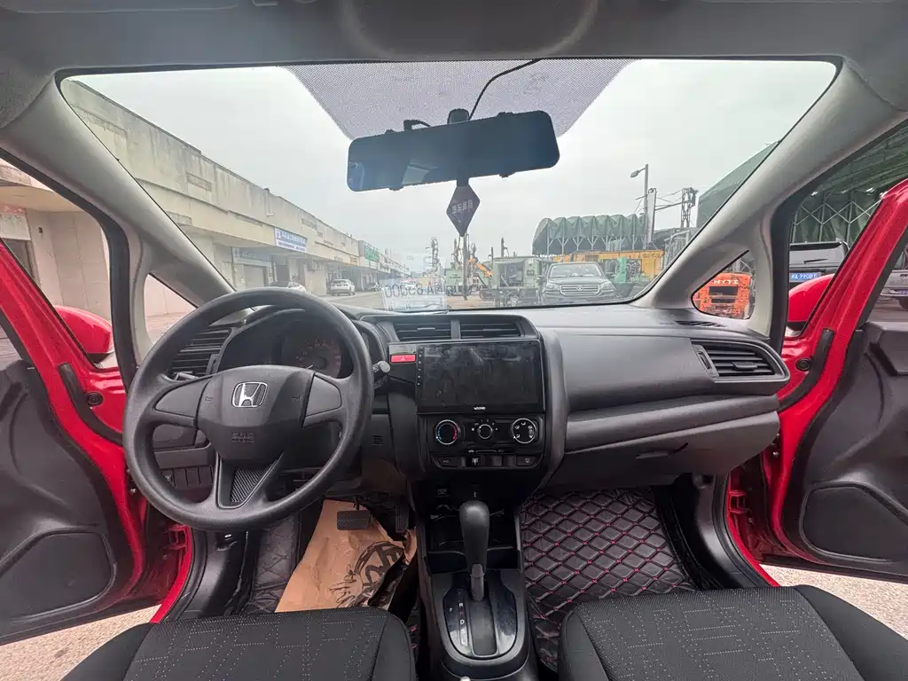 Fit 2016 1.5L LX CVT comfort model купить на сайте DeffCars