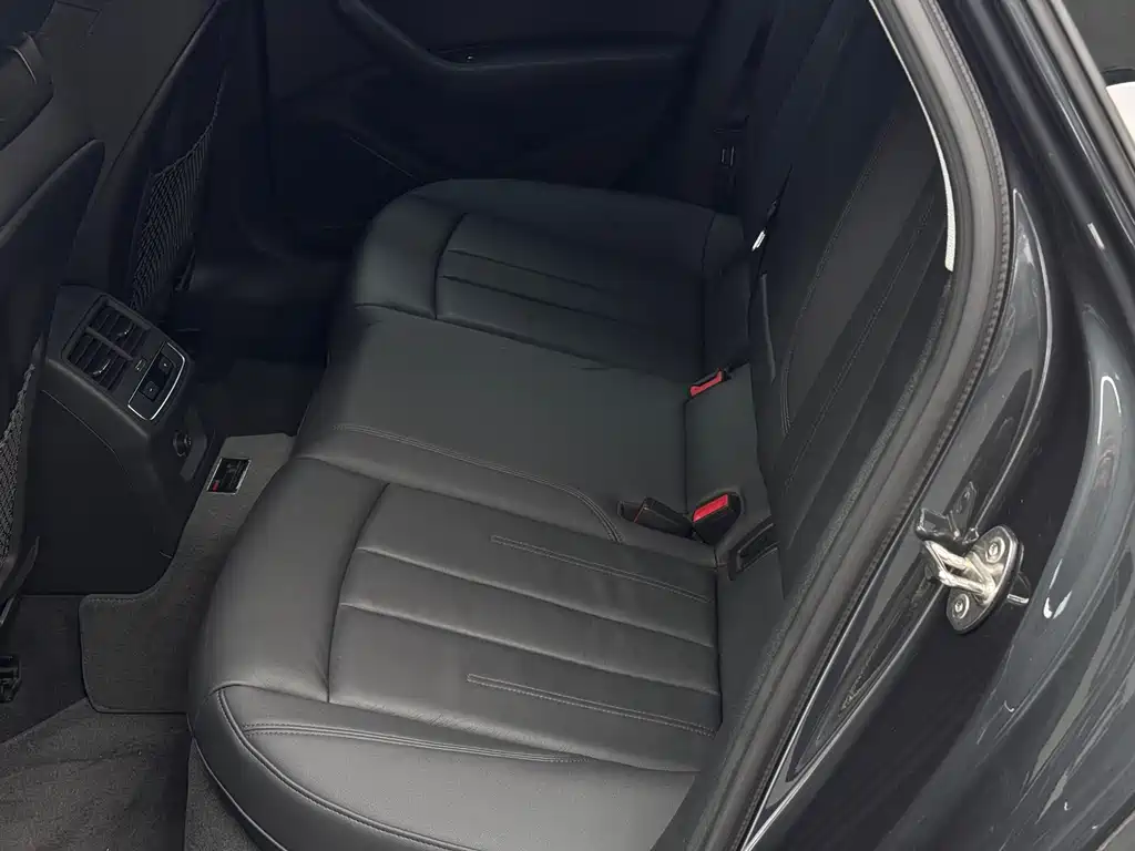 Audi A4 (imported) 2021 allroad quattro explorer купить на сайте DeffCars