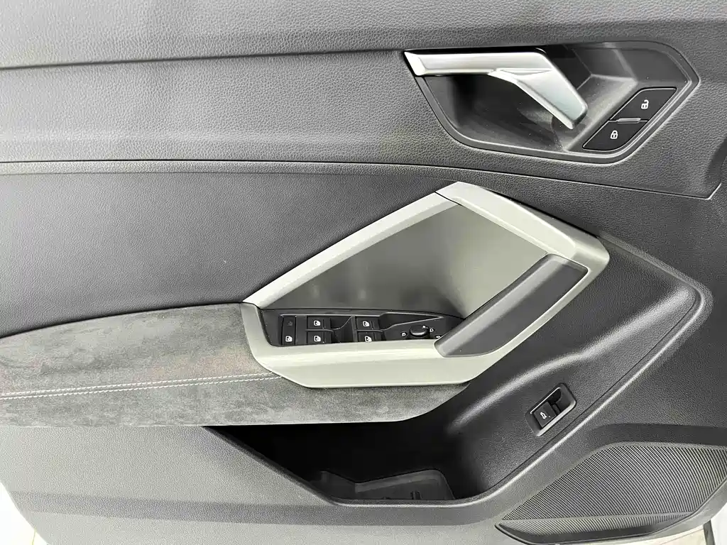 Audi Q3 2022 35 TFSI Fashionable and Dynamic купить на сайте DeffCars