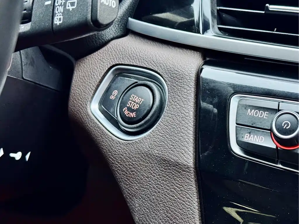 BMW X1 2021 sDrive25Li Leading Model купить на сайте DeffCars