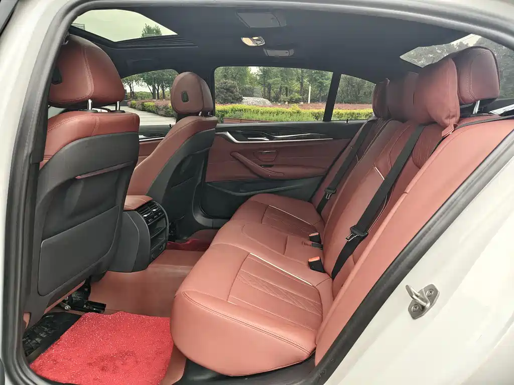 BMW 5 Series 2022 525Li M Sports Package купить на сайте DeffCars