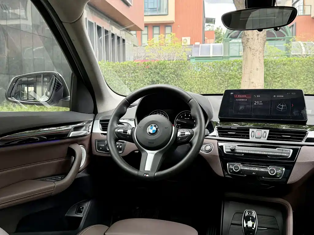 BMW X1 2021 sDrive25Li Leading Model купить на сайте DeffCars