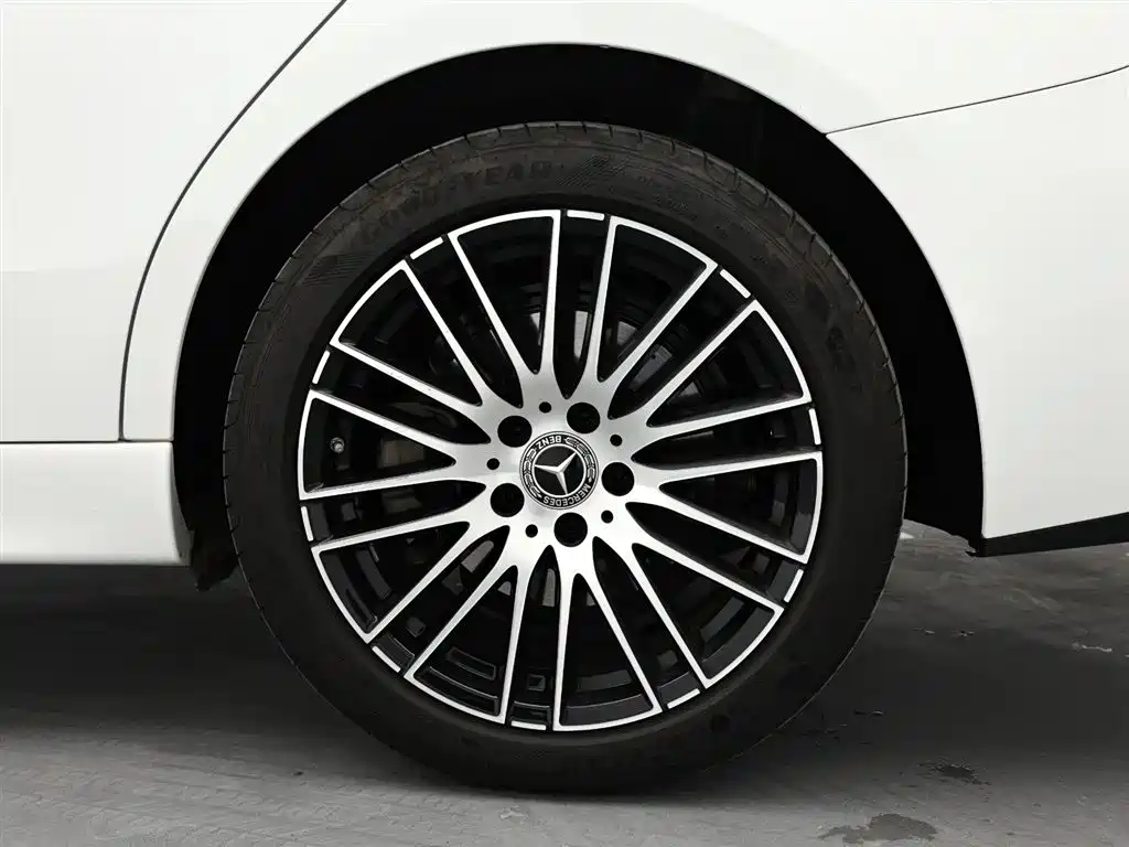 Mercedes-Benz C-Class 2024 facelift C 260 L sports version купить на сайте DeffCars