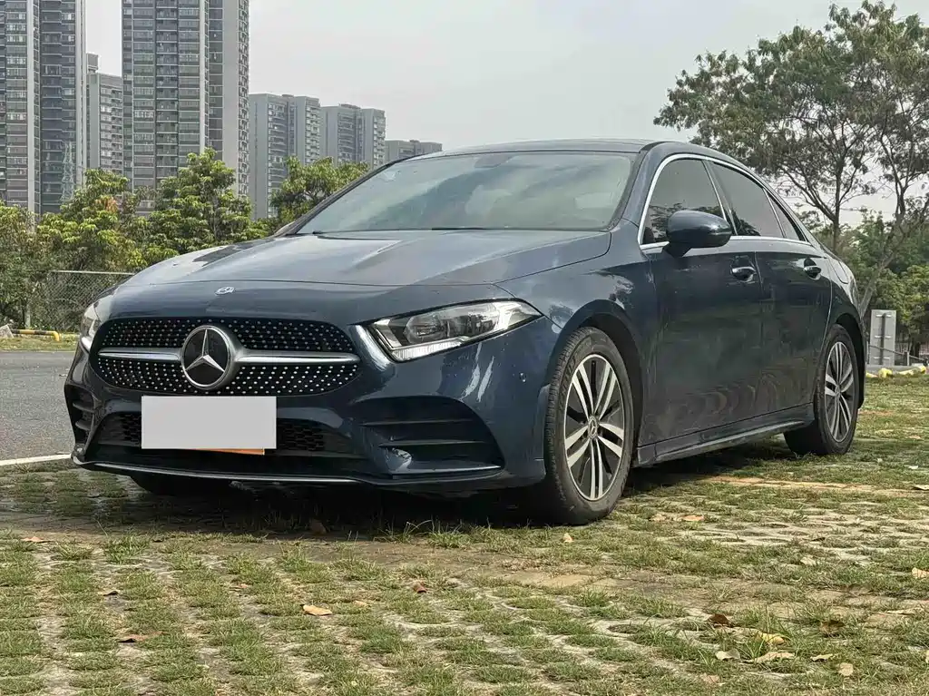 Mercedes-Benz A-Class 2019 A 180 L Sports Sedan купить на сайте DeffCars