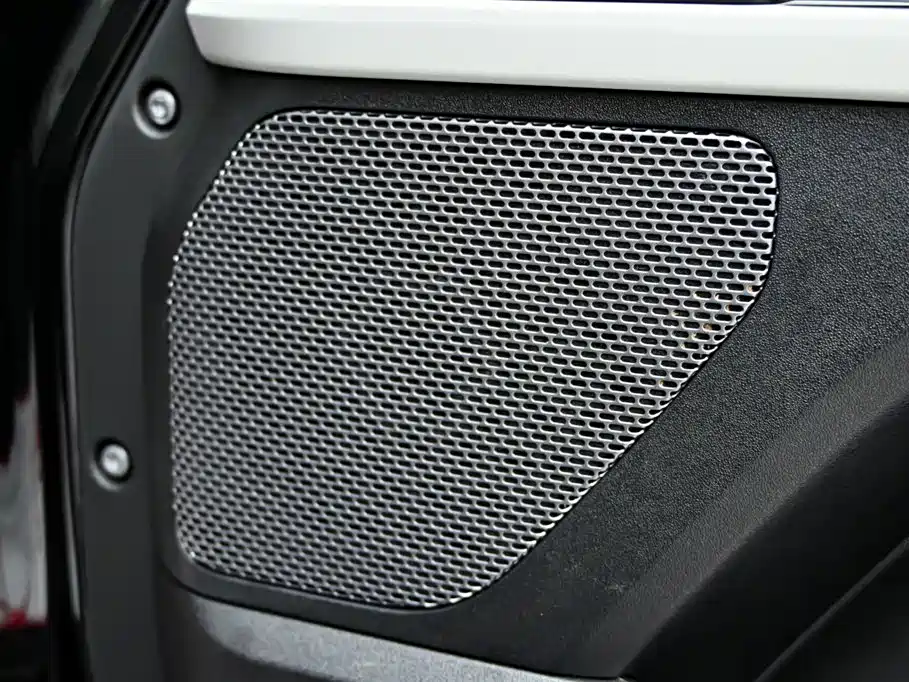 Land Rover Defender 2024 110 3.0T P400 X-DYNAMIC HSE купить на сайте DeffCars