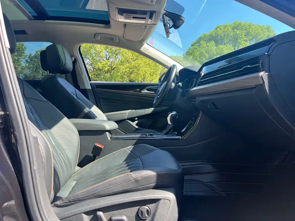 Passat 2021 330TSI Deluxe Edition купить на сайте DeffCars