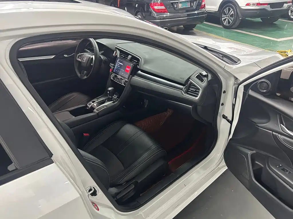 Civic 2019 180TURBO CVT Sports Edition National VI купить на сайте DeffCars